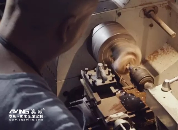 澳威全屋定制：烟斗匠心7